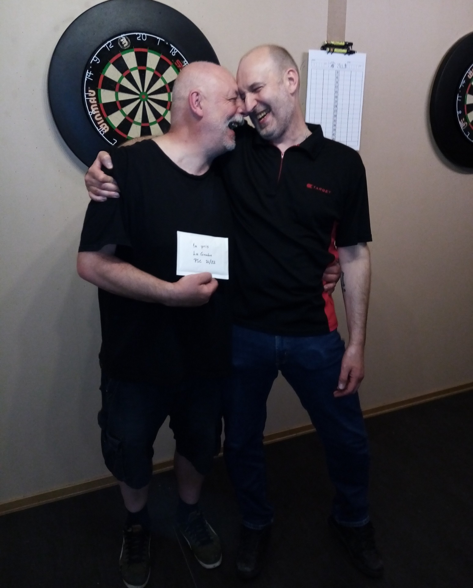 Två glada finalister, vinnaren BoJo till vänster, Lasse till höger.